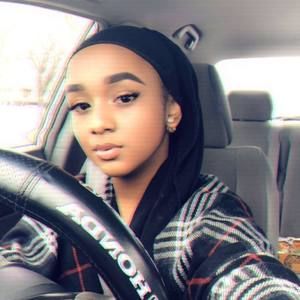 Meet your Posher, Layan